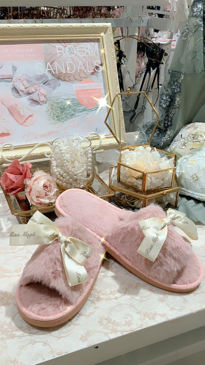 NOBLE⭐️MOHI ファーサンダル ブラック MOHI / モヒ】2バックルファー