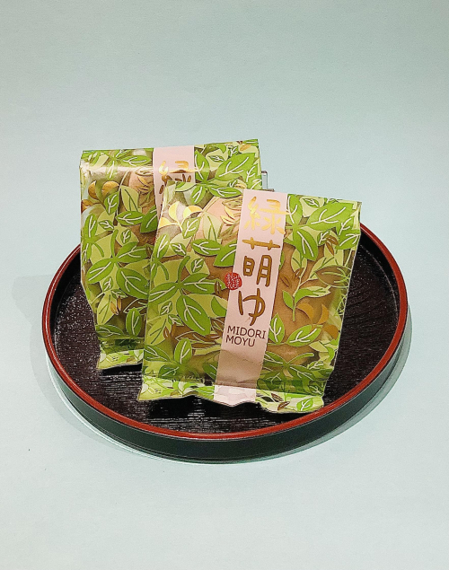 ピスタチオ餡のお饅頭「緑萌ゆ」のご紹介