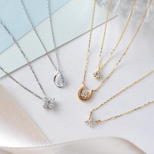 キラキラ輝くダイヤモンドネックレス✨