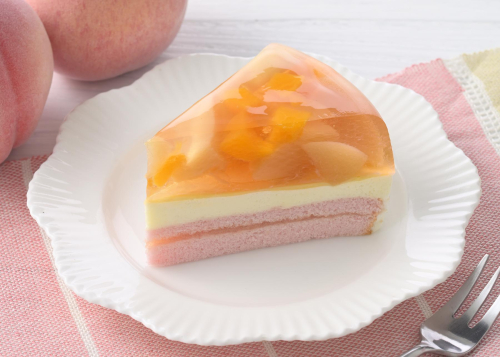 白桃と黄桃のケーキ