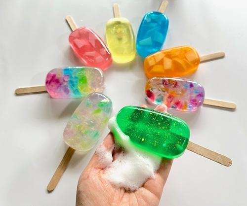 食べたくなる？アイスキャンディー石けんを作ろう