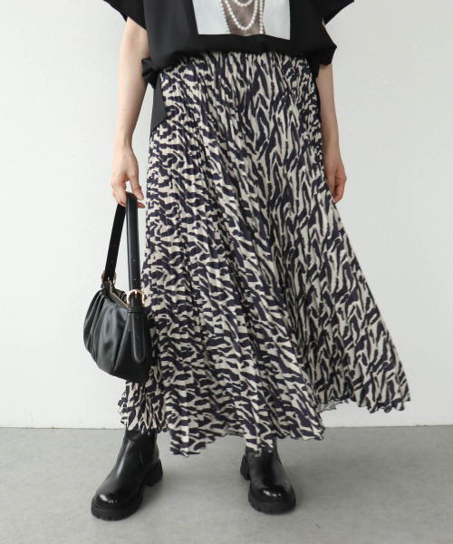 ロングシーズン着用可能なパンツ入荷しました♪