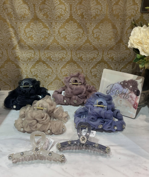 ビジュー付きバンスクリップ入荷♡