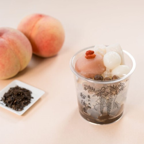 9月限定　桃とほうじ茶のあんみつ