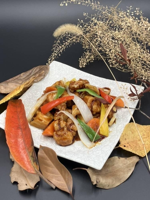 いばらき、いただき！｜鶏肉と茨城県産蓮根と野菜の黒酢ソースがけ