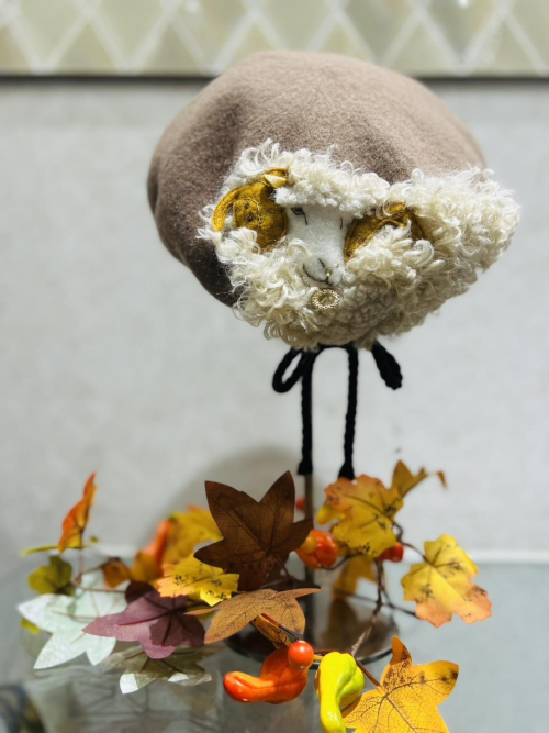 バラ色の帽子【2025aw】