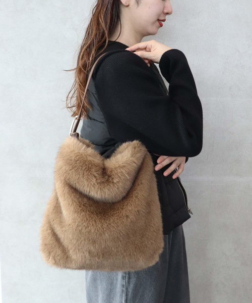 新作のモコモコバッグ入荷しました♪