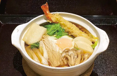冬の風物詩『鍋焼きうどん』登場！アツアツを“はふはふ”どうぞ♪
