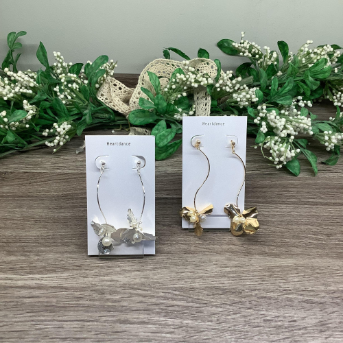 ✨メタリーフラインピアス✨