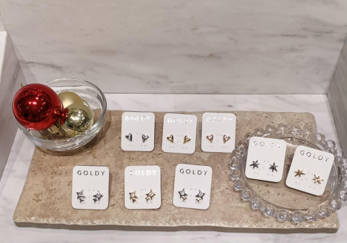 新作☆小粒ピアス