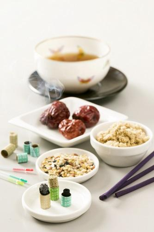 薬膳茶とお灸体験～体か冷える季節に合わせて～