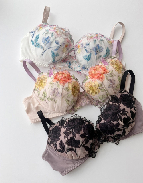 自然なまるみバストをメイクするブラ💐