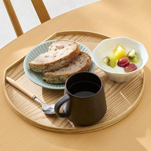 和洋問わず使える半月トレイ