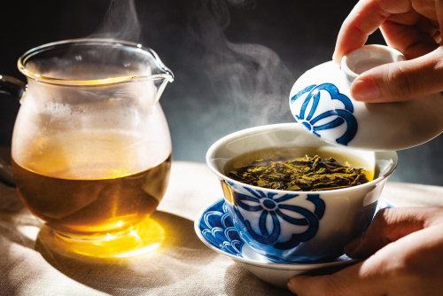 冬の旬がやってきました。台湾冬摘み烏龍茶。