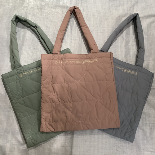 新作バックがPEDIRシリーズから入荷しました🐴