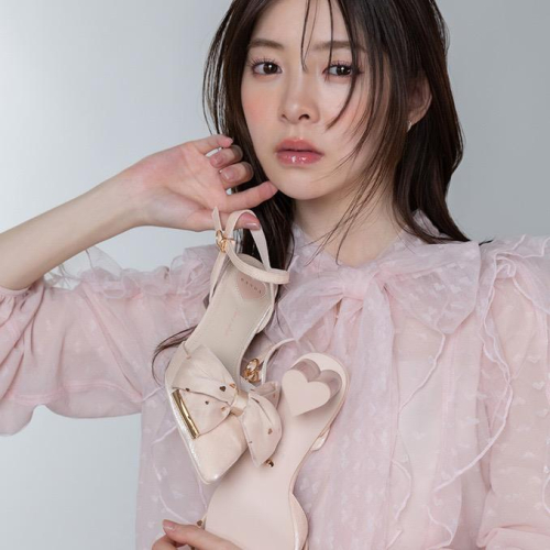 💖ハートスパンコールアンクルストラップパンプス💖