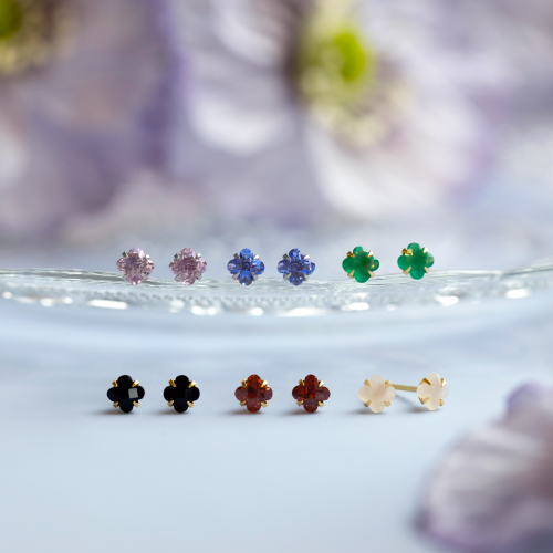 大人気リリィカットピアス🌼