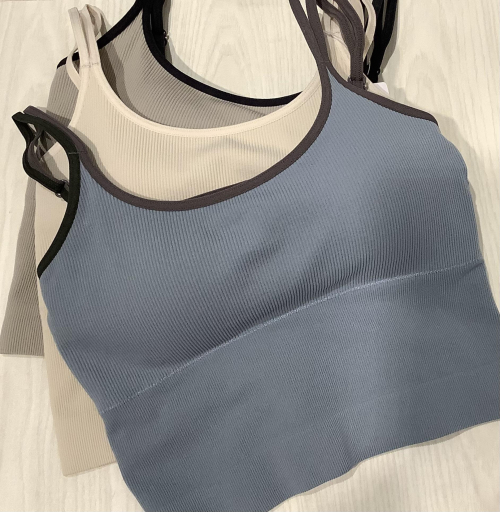 お洋服のインナーにも、１枚での着用もＯＫ！ ブラトップ