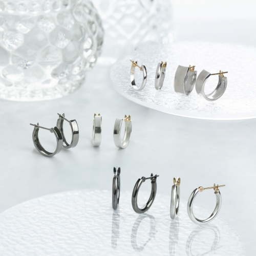 新作🌟上質なシルバー素材のフープピアス