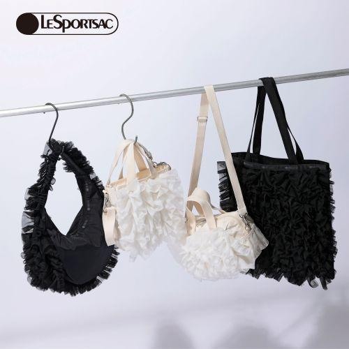 ラッフルが華やかな新コレクション