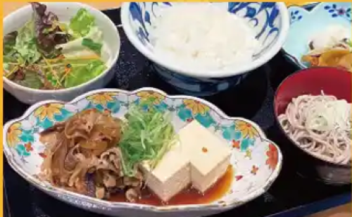 夜定食に新メニュー登場「肉豆腐定食」