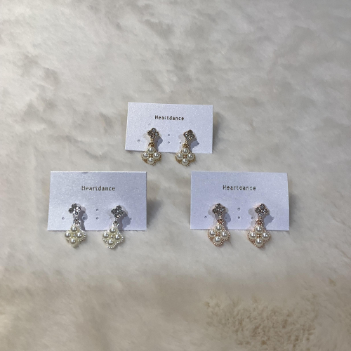 四つ花パールピアス🌸