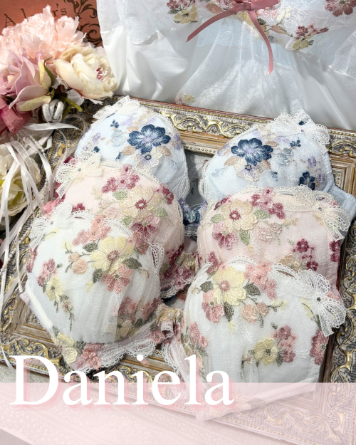 新作入荷♡ダニエラ