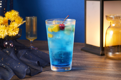 夜のカフェテラスソーダ