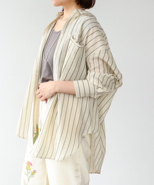 淡色で優しい色合いのシアーシャツ♪