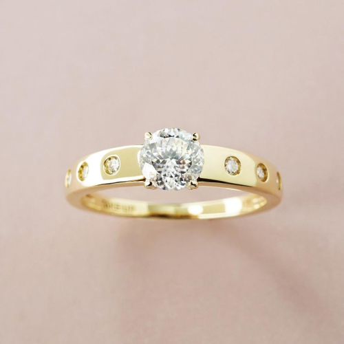 100面のカットが煌めく新作モアサナイトジュエリー💍