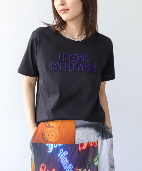 竹ビーズで描かれたロゴ刺繍Tシャツ☆