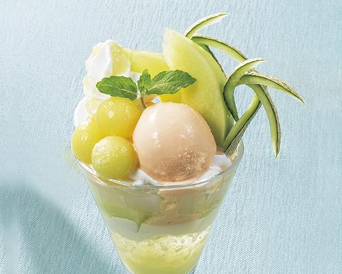 フレッシュな生メロンと自家製メロンソースを 使用した贅沢パフェ◇◆◇