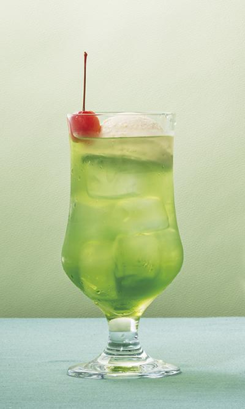 やさしい色合いのクリームソーダ♪
