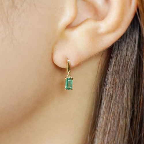 グリーンクォーツが際立つピアス💚