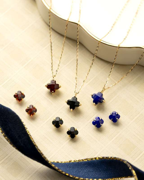 優雅なお花柄🌸人気の高いリリィカットのネックレス