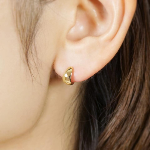 大人気！ふっくら月甲ピアス🌙